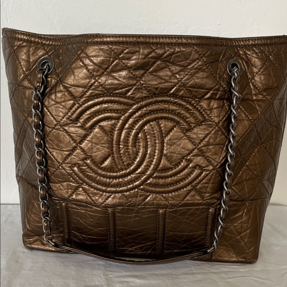 CHANEL Metallic Brown Quilted Calfskin Leather “Moscow” Tote with Chain Straps - Picture 1 of 14